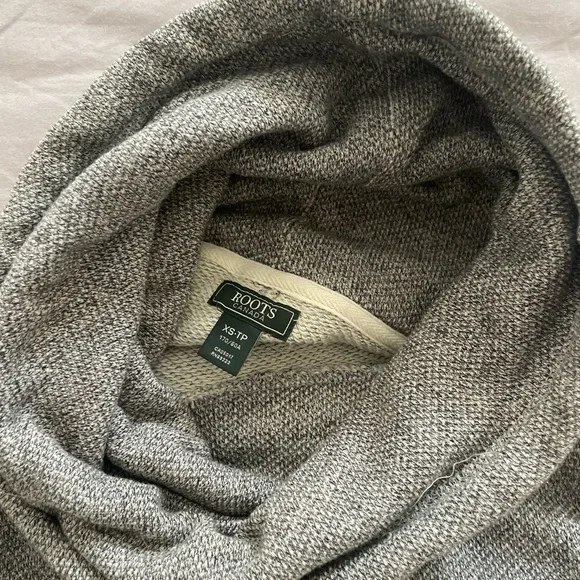 Roots Sweater - Picture 2 of 3